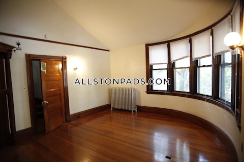 Quint Ave. Boston photo 24