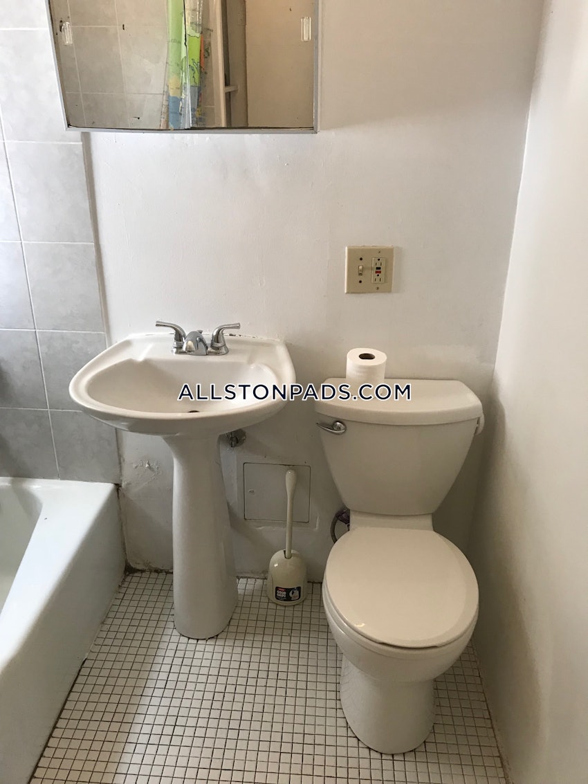 BOSTON - ALLSTON - 2 Beds, 1 Bath - Image 9