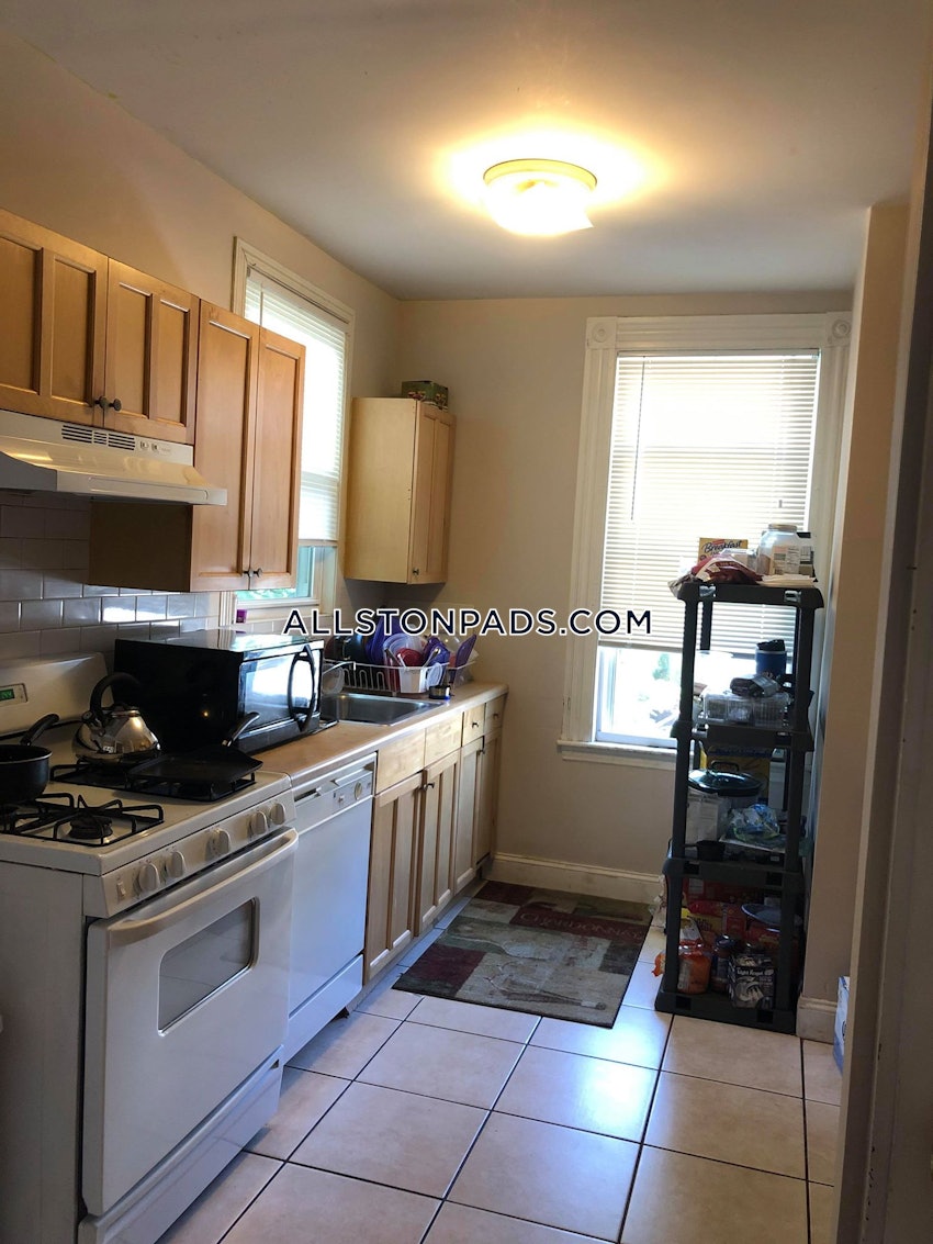 BOSTON - ALLSTON - 5 Beds, 1.5 Baths - Image 8