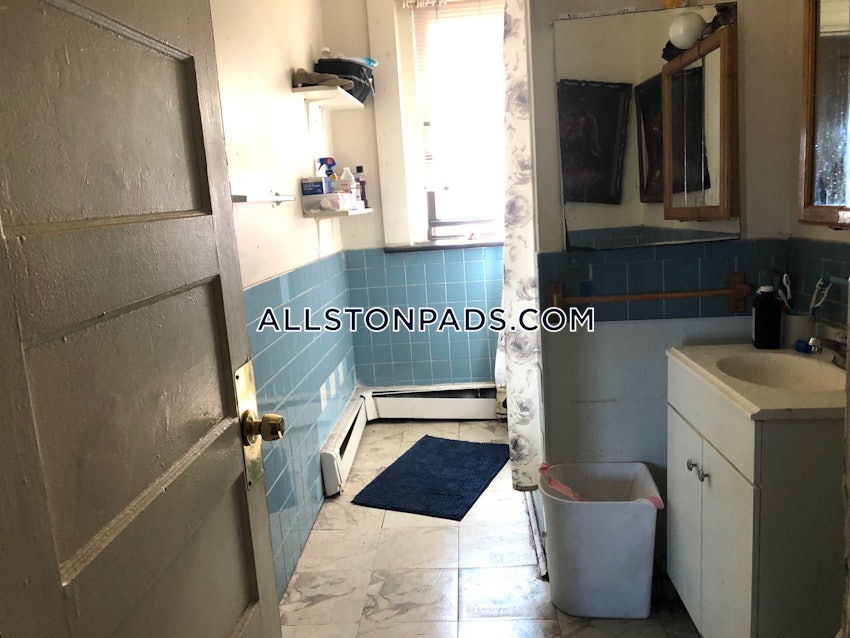 BOSTON - ALLSTON - 5 Beds, 2 Baths - Image 10