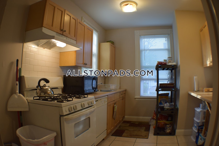 BOSTON - ALLSTON - 5 Beds, 1.5 Baths - Image 9