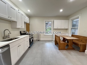 Allston, Boston, MA - 3 Beds, 1.5 Baths - $4,200 - ID#4844690