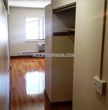 Boston - 0 Beds, 1 Baths