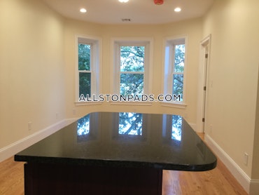 Boston - 3 Beds, 2 Baths