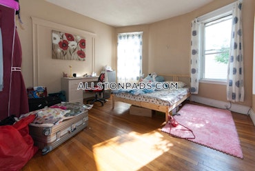 Boston - 3 Beds, 2 Baths