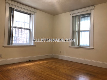 Boston - 4 Beds, 2 Baths