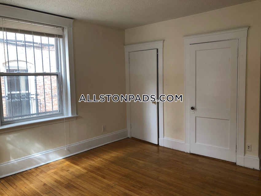 BOSTON - ALLSTON - 4 Beds, 2 Baths - Image 18