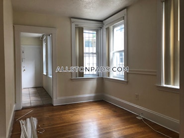 Boston - 4 Beds, 2 Baths