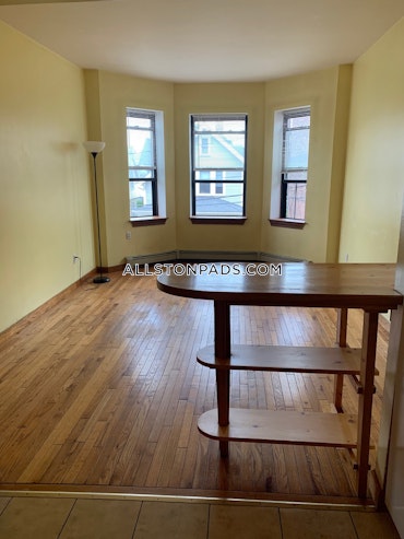 Boston - 1 Beds, 1 Baths