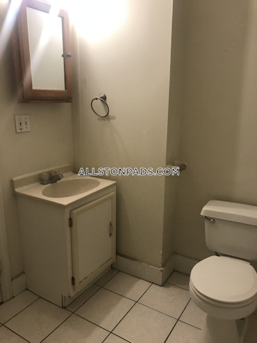 Boston - 1 Beds, 1 Baths