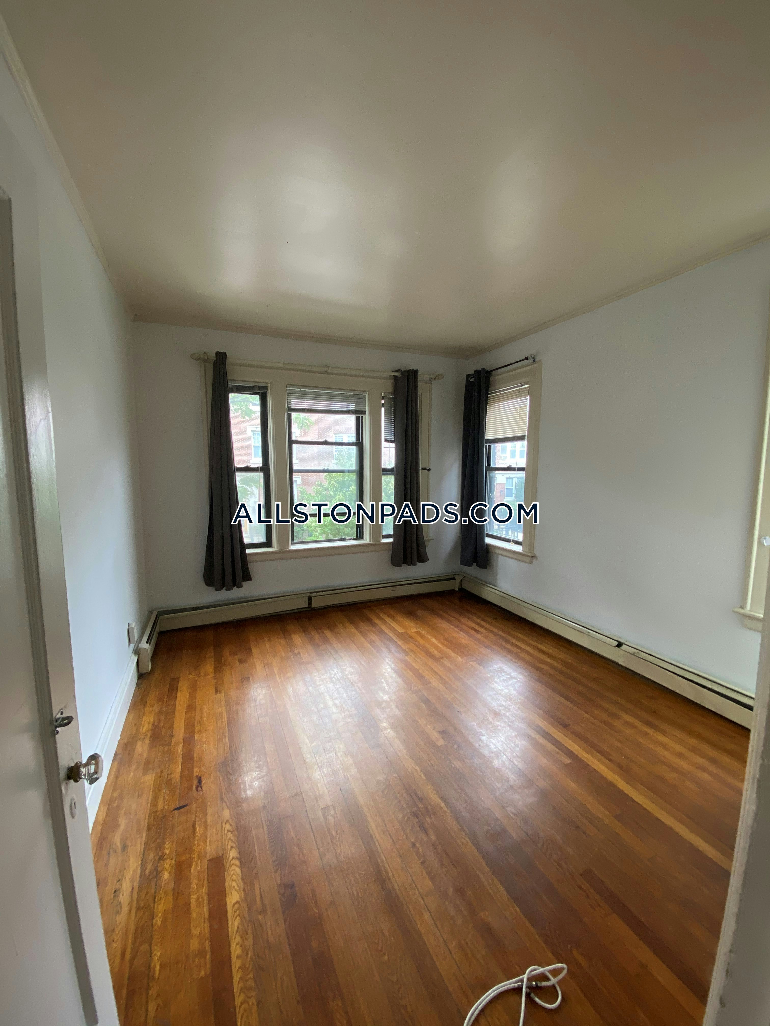 Allston Apartment for rent 3 Bedrooms 1 Bath Boston 3,400