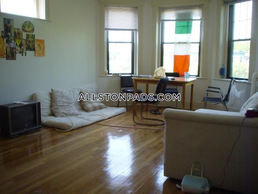 BOSTON - ALLSTON - 3 Beds, 1 Bath - Image 2