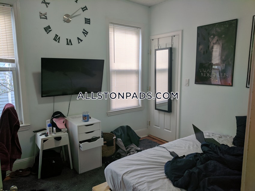 BOSTON - ALLSTON - 3 Beds, 1 Bath - Image 7