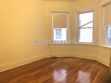 Boston - 0 Beds, 1 Baths