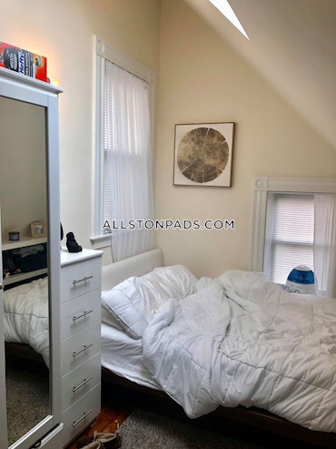 Boston - 6 Beds, 2 Baths