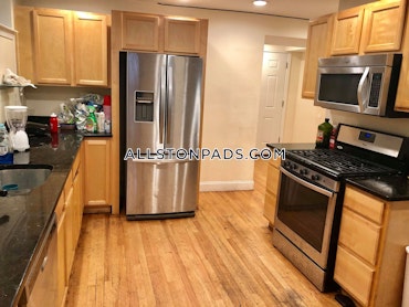 Boston - 6 Beds, 2 Baths