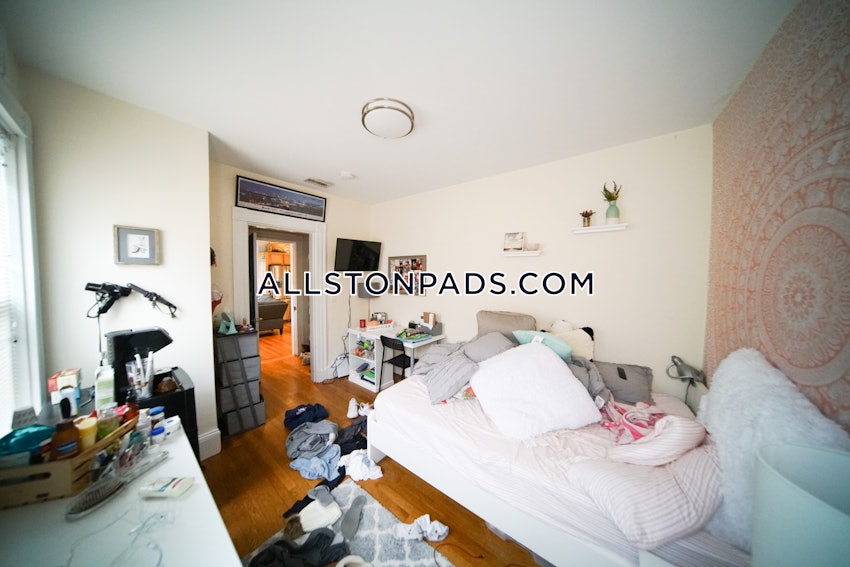 BOSTON - ALLSTON - 6 Beds, 2 Baths - Image 11