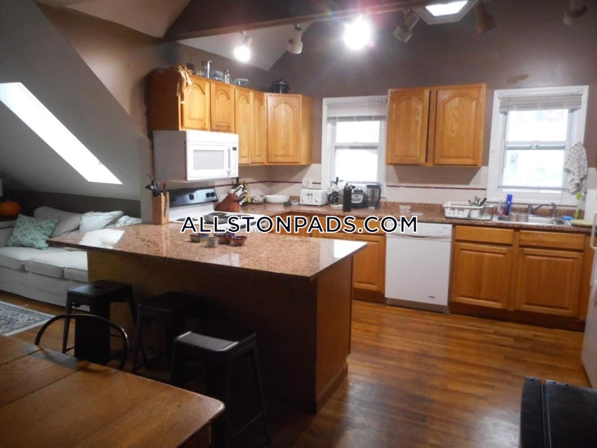 BOSTON - ALLSTON - 4 Beds, 1 Bath - Image 4