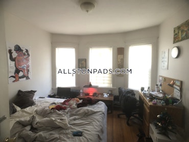 Boston - 4 Beds, 1 Baths