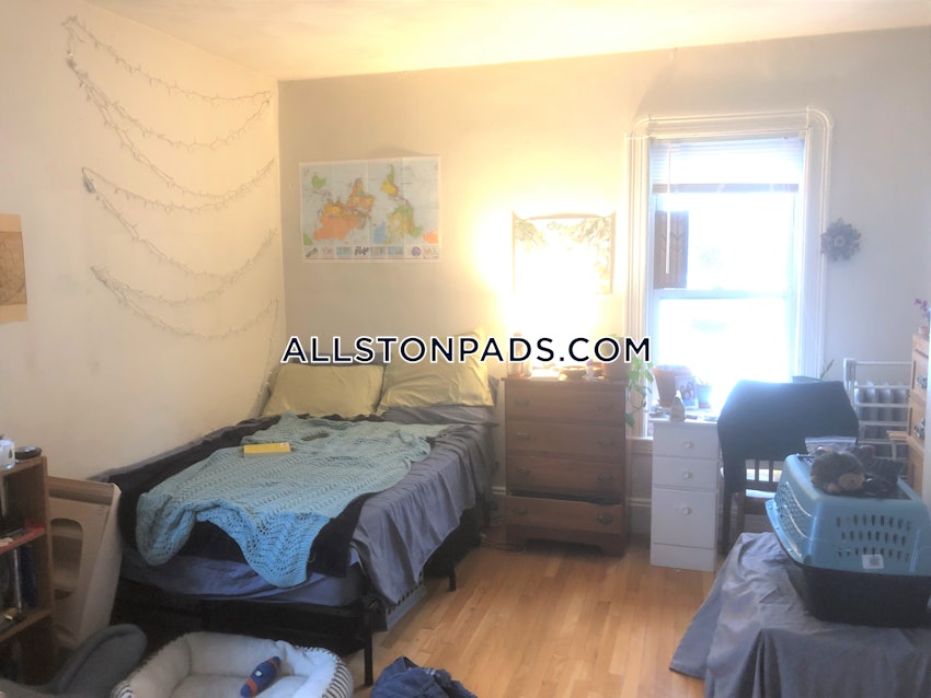 BOSTON - ALLSTON - 5 Beds, 2 Baths - Image 5