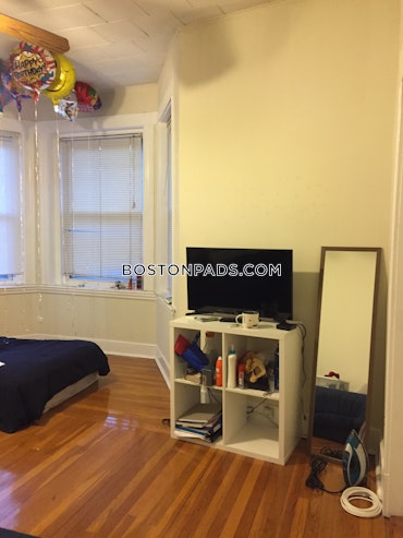 Boston - 2 Beds, 1 Baths