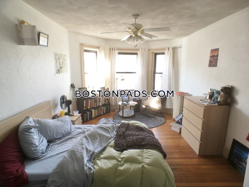 BOSTON - BRIGHTON- WASHINGTON ST./ ALLSTON ST. - 3 Beds, 1 Bath - Image 2