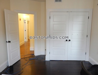 Boston - 4 Beds, 2 Baths