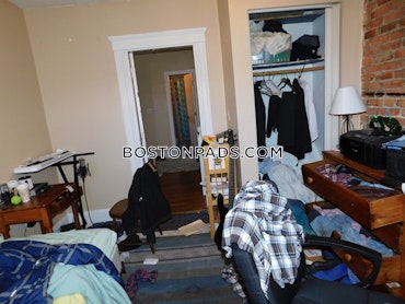 Boston - 5 Beds, 2 Baths