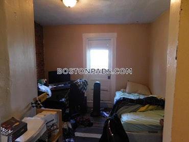 Boston - 5 Beds, 2 Baths