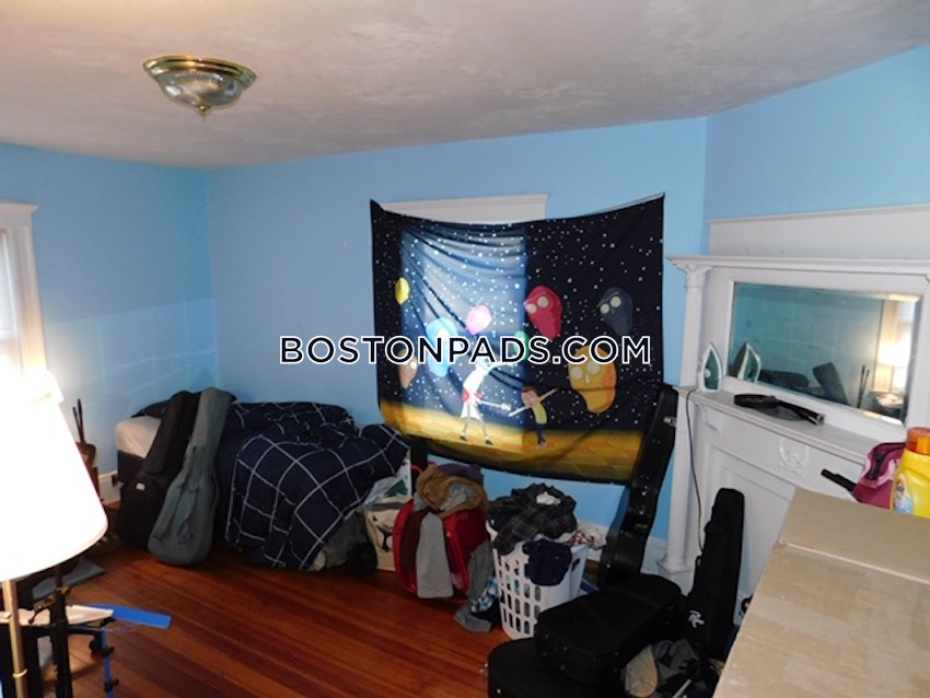BOSTON - ALLSTON/BRIGHTON BORDER - 5 Beds, 2 Baths - Image 5