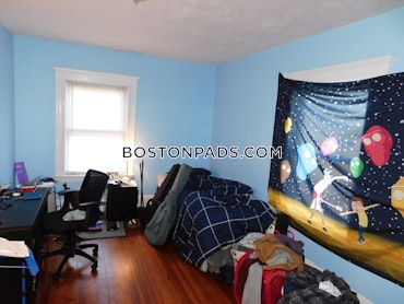 Boston - 5 Beds, 2 Baths