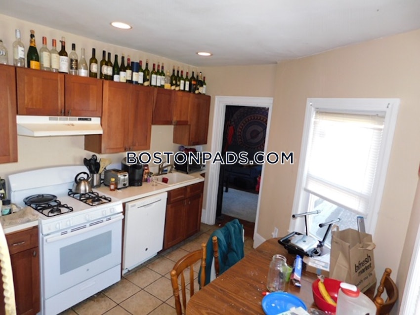 BOSTON - ALLSTON/BRIGHTON BORDER - 5 Beds, 2 Baths - Image 10