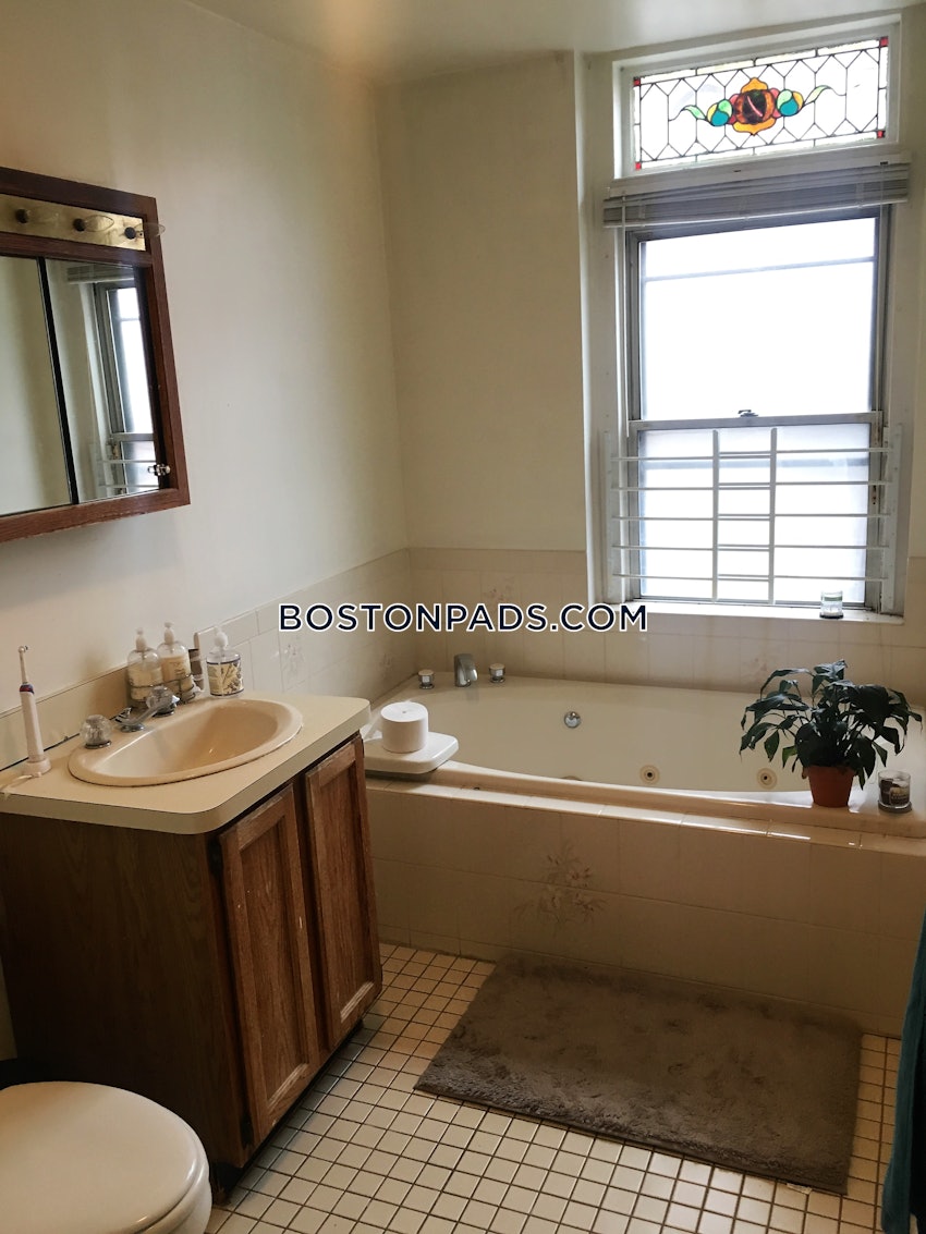 BOSTON - ALLSTON/BRIGHTON BORDER - 3 Beds, 1 Bath - Image 6