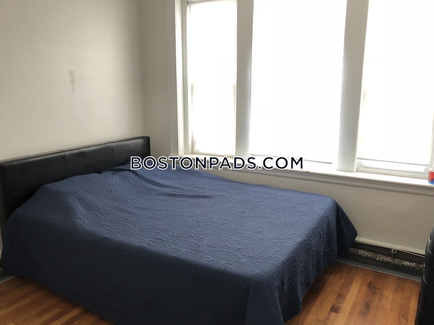 BOSTON - BRIGHTON- WASHINGTON ST./ ALLSTON ST. - 4 Beds, 1.5 Baths - Image 5