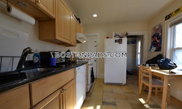 Boston - 5 Beds, 2 Baths