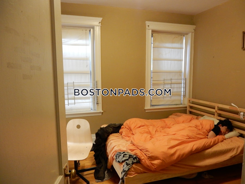 BOSTON - ALLSTON/BRIGHTON BORDER - 3 Beds, 1 Bath - Image 5