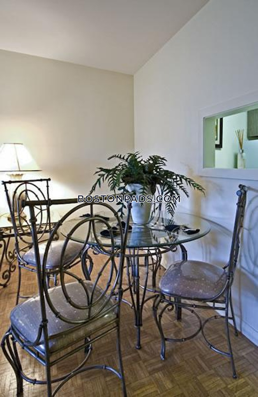 BOSTON - BRIGHTON - OAK SQUARE - 1 Bed, 1 Bath - Image 14