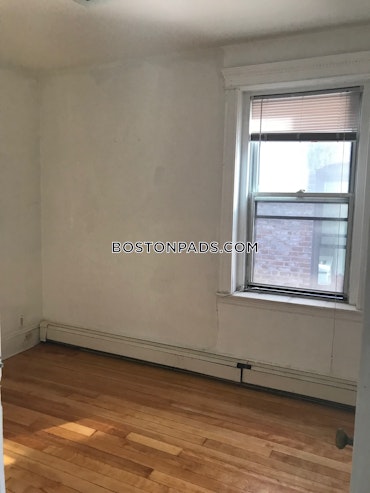 Boston - 4 Beds, 1 Baths