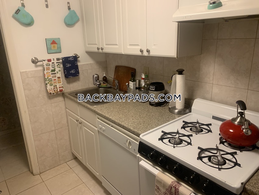 BOSTON - BACK BAY - 1 Bed, 1 Bath - Image 4