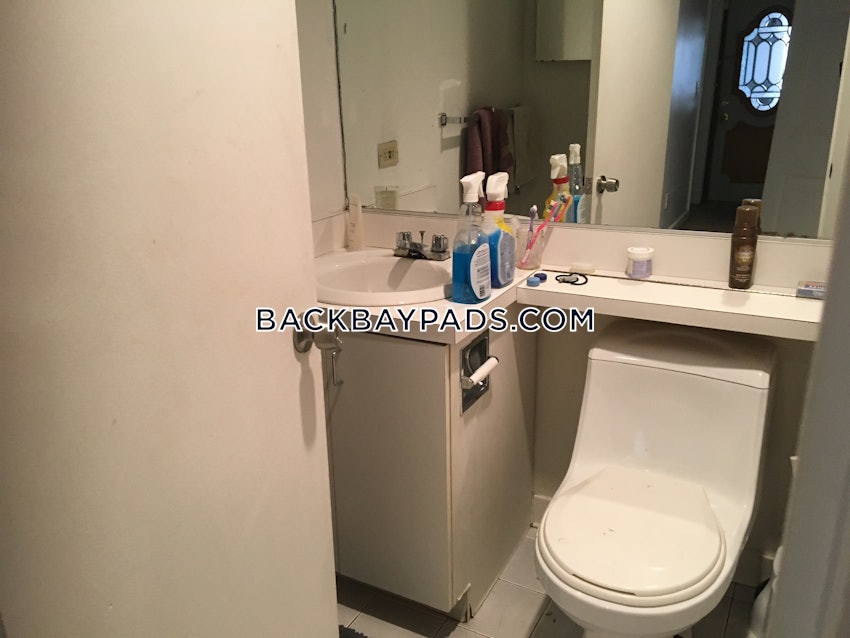 BOSTON - BACK BAY - 3 Beds, 2 Baths - Image 9