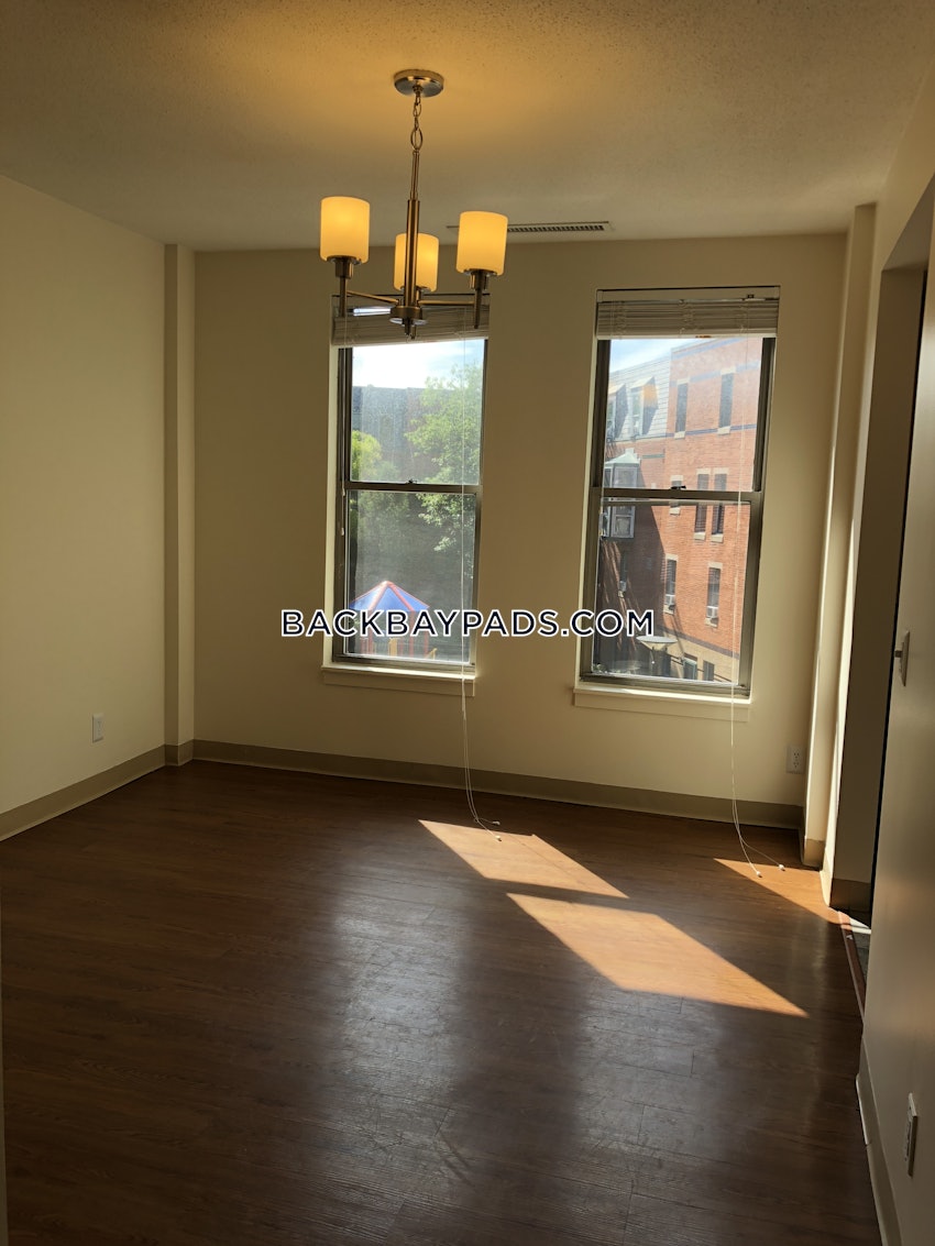 BOSTON - BACK BAY - 3 Beds, 1.5 Baths - Image 3