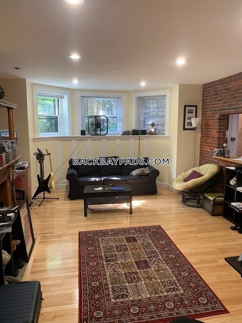 BOSTON - BACK BAY - 1 Bed, 1 Bath - Image 3