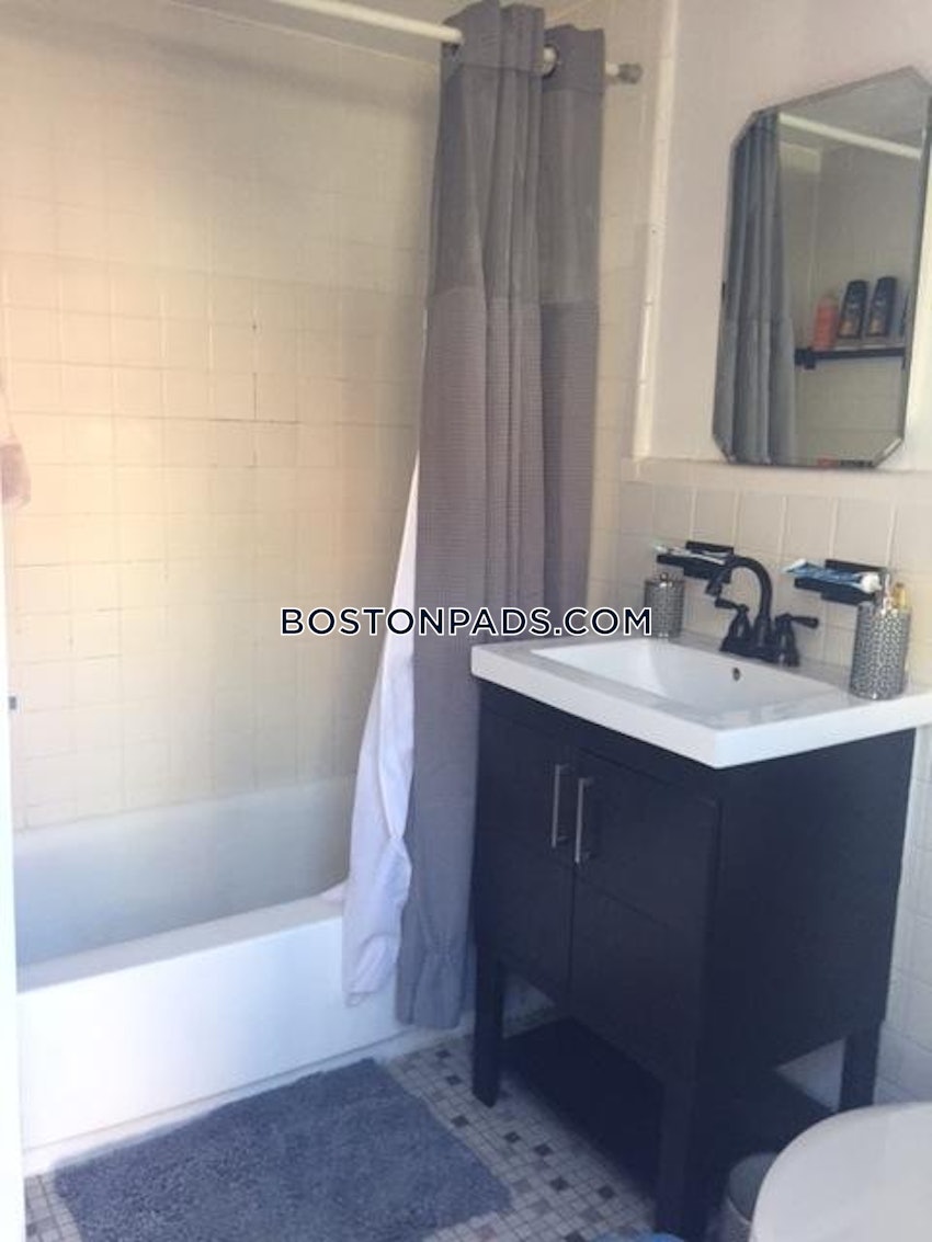 BOSTON - BAY VILLAGE - 1 Bed, 1 Bath - Image 7