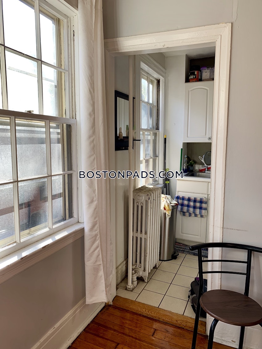 BOSTON - BAY VILLAGE - 2 Beds, 1 Bath - Image 5