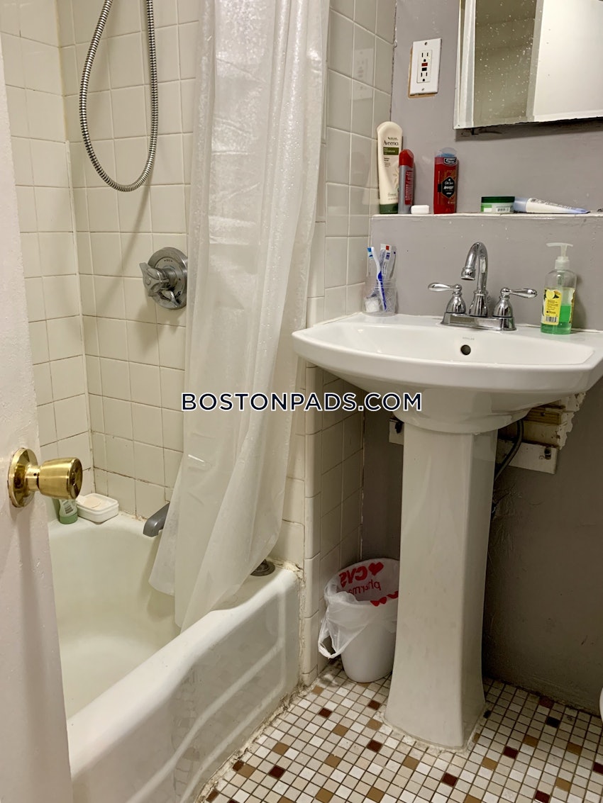 BOSTON - BAY VILLAGE - 2 Beds, 1 Bath - Image 9