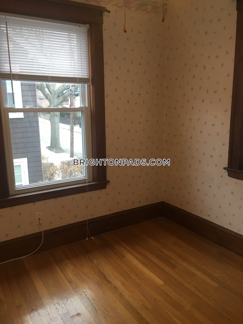 BOSTON - BRIGHTON - BOSTON COLLEGE - 3 Beds, 1 Bath - Image 9