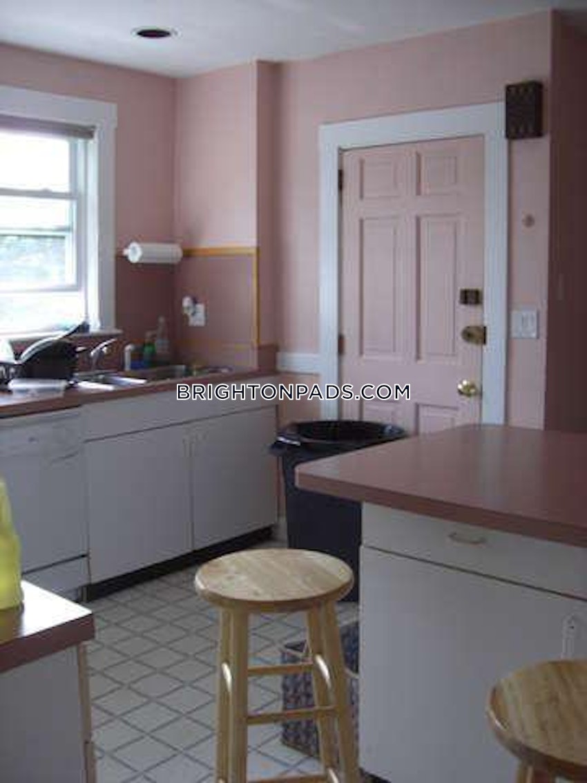 BOSTON - BRIGHTON - BOSTON COLLEGE - 3 Beds, 1 Bath - Image 6