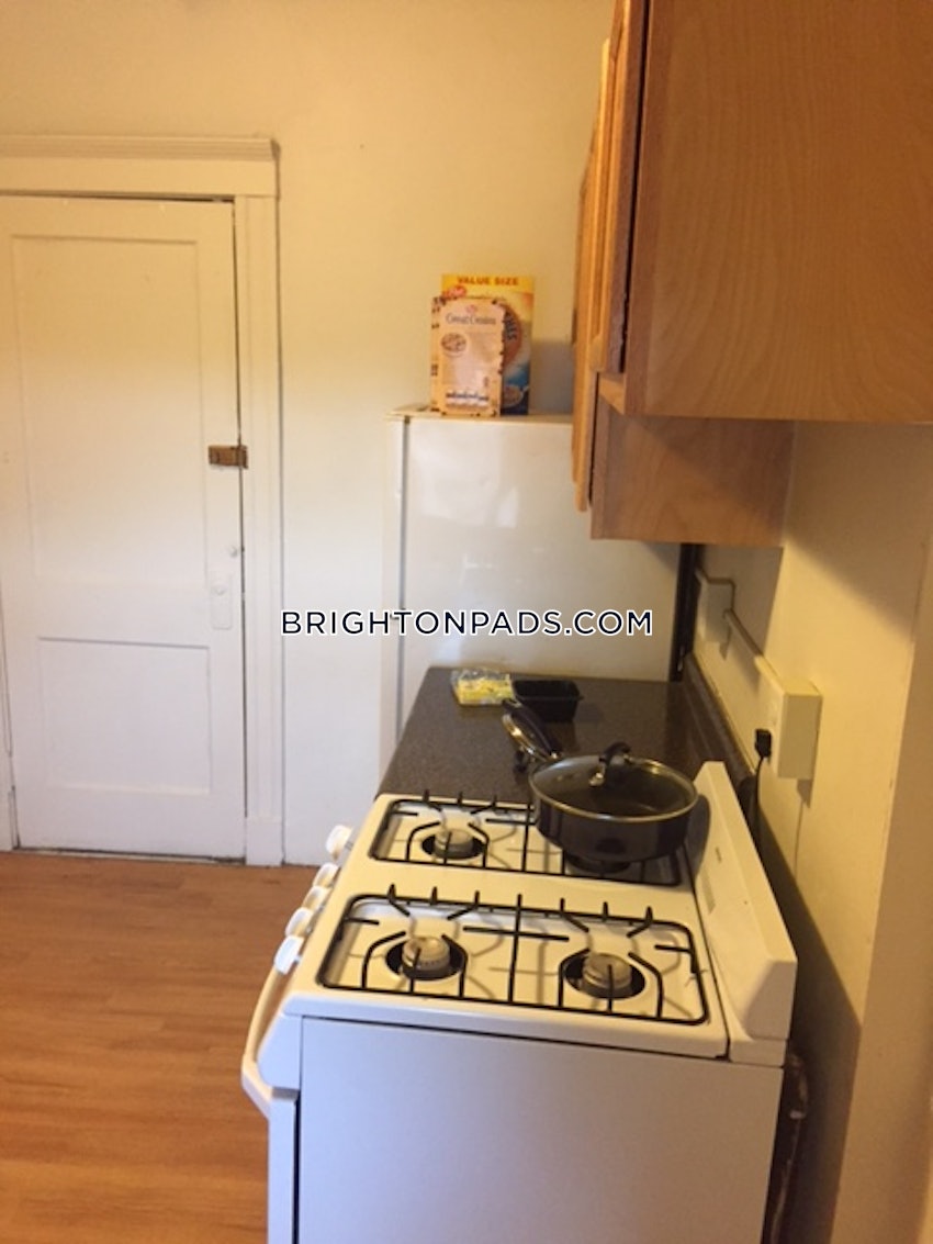 BOSTON - BRIGHTON- WASHINGTON ST./ ALLSTON ST. - 2 Beds, 1 Bath - Image 4