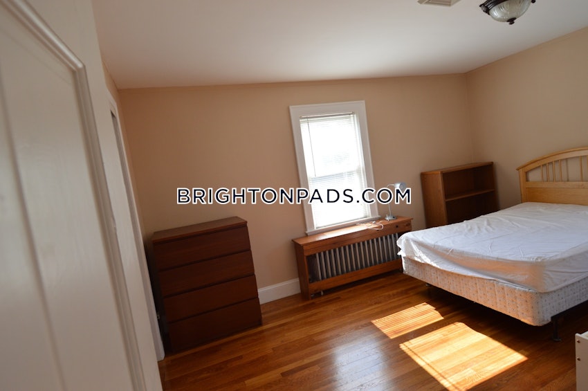 BOSTON - BRIGHTON - BOSTON COLLEGE - 7 Beds, 2.5 Baths - Image 4