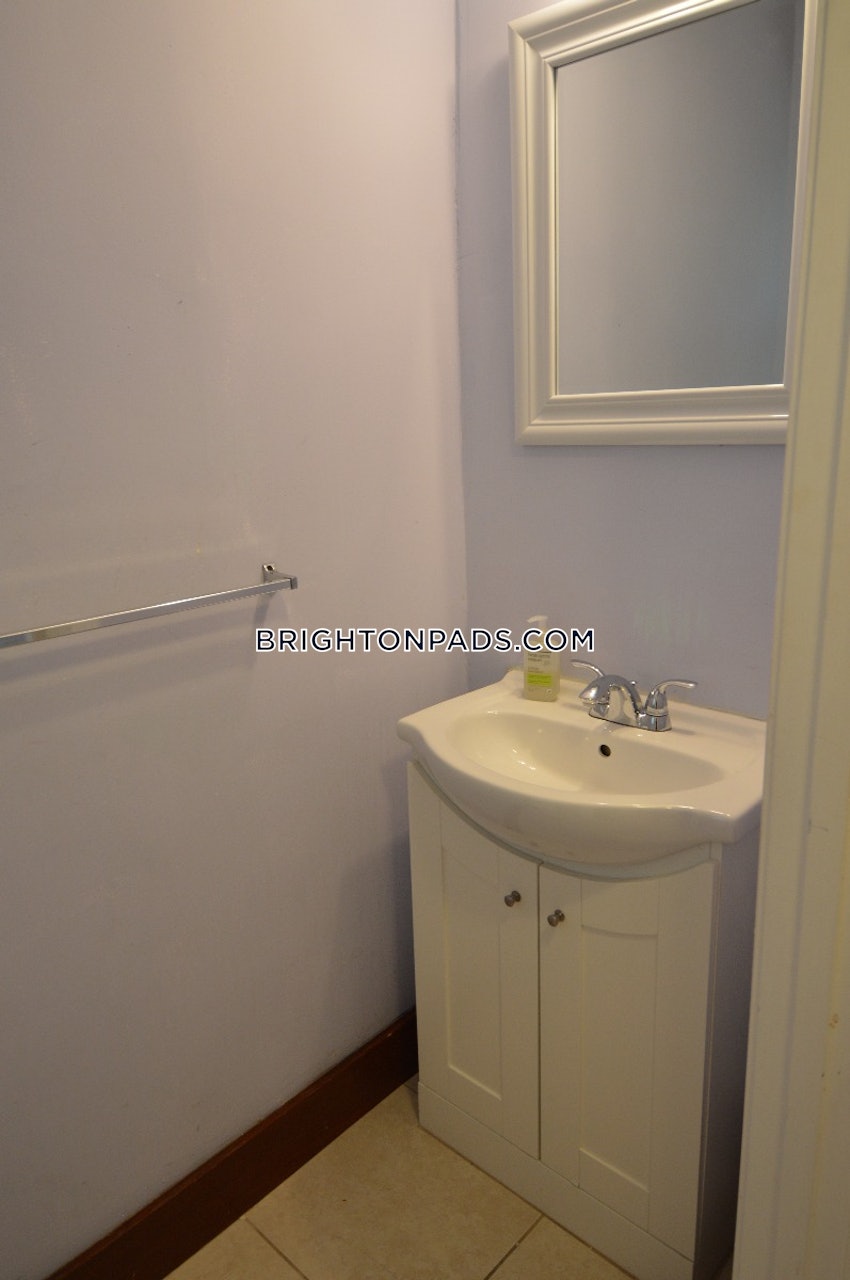 BOSTON - BRIGHTON - BOSTON COLLEGE - 7 Beds, 2.5 Baths - Image 4